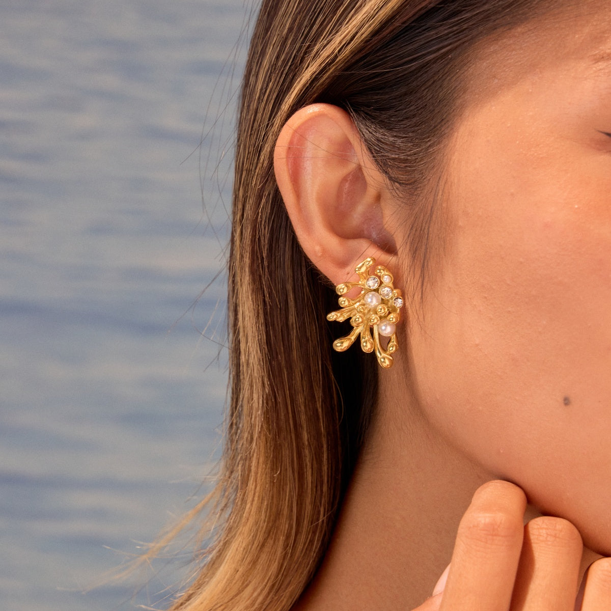 Vintage-Inspired 18k Gold/Silver Plated Flower Stud Earrings with Pearl & Zircon