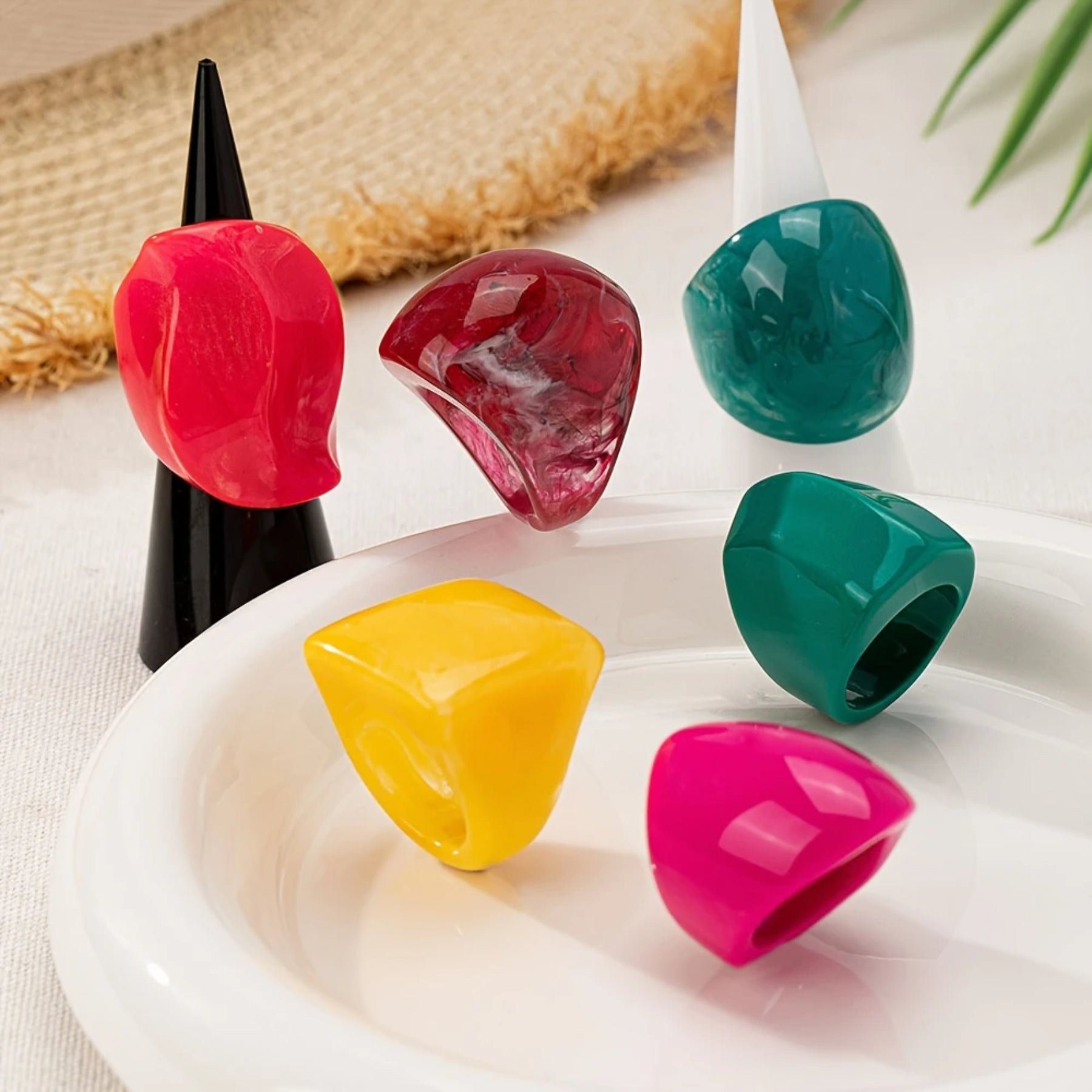 6pcs Elegant Vintage Style Women's Resin Rings Set - Assorted Colors