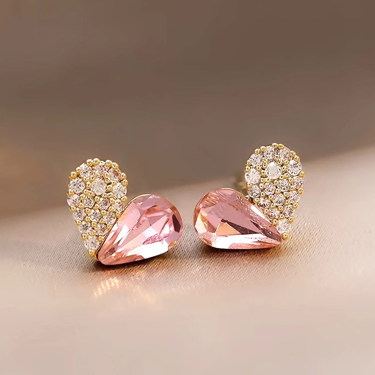 Small and Exquisite Pink Love Temperament Zirconia Earrings