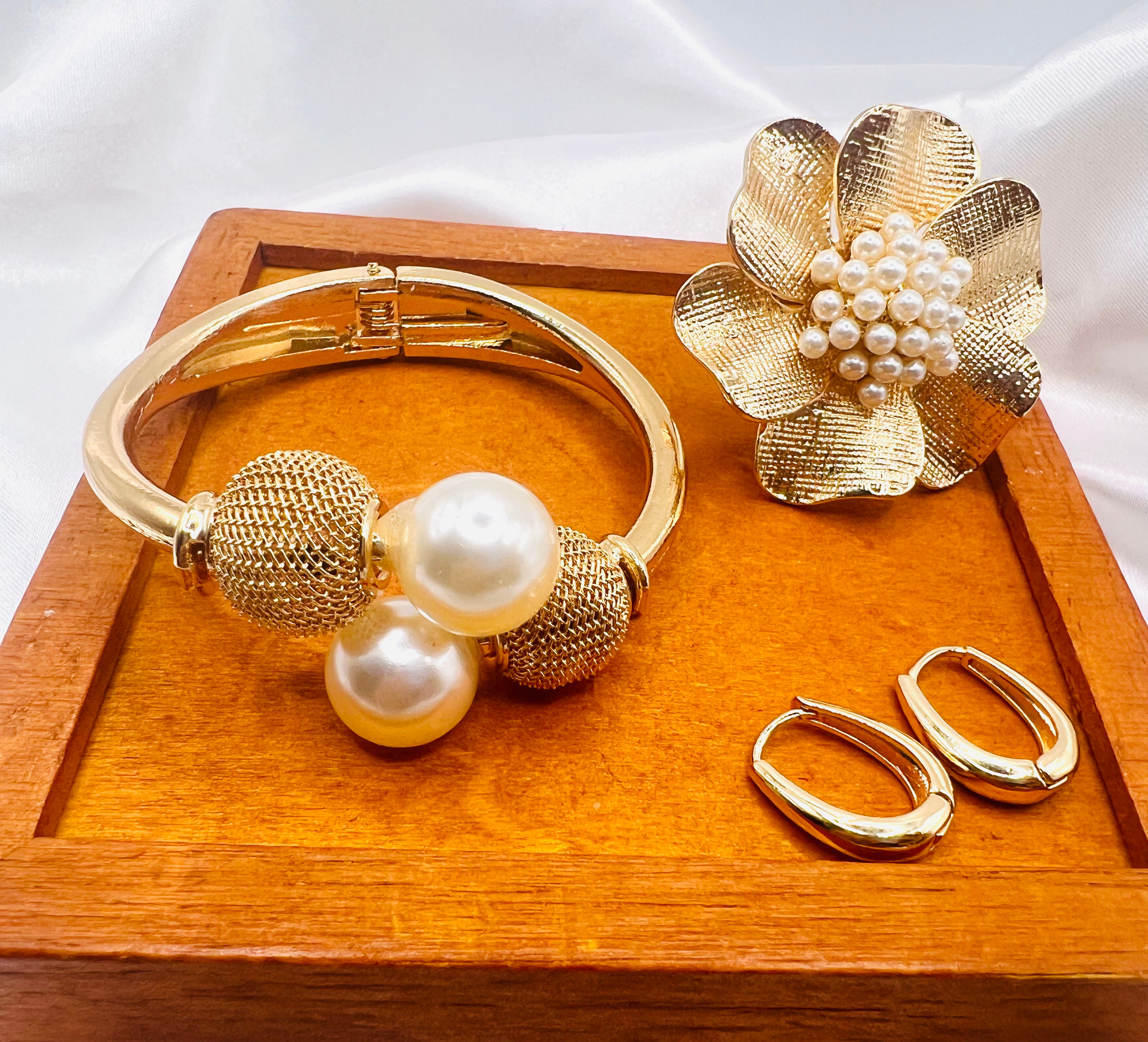 Golden Pearl Elegance Hamper (Gift Set)