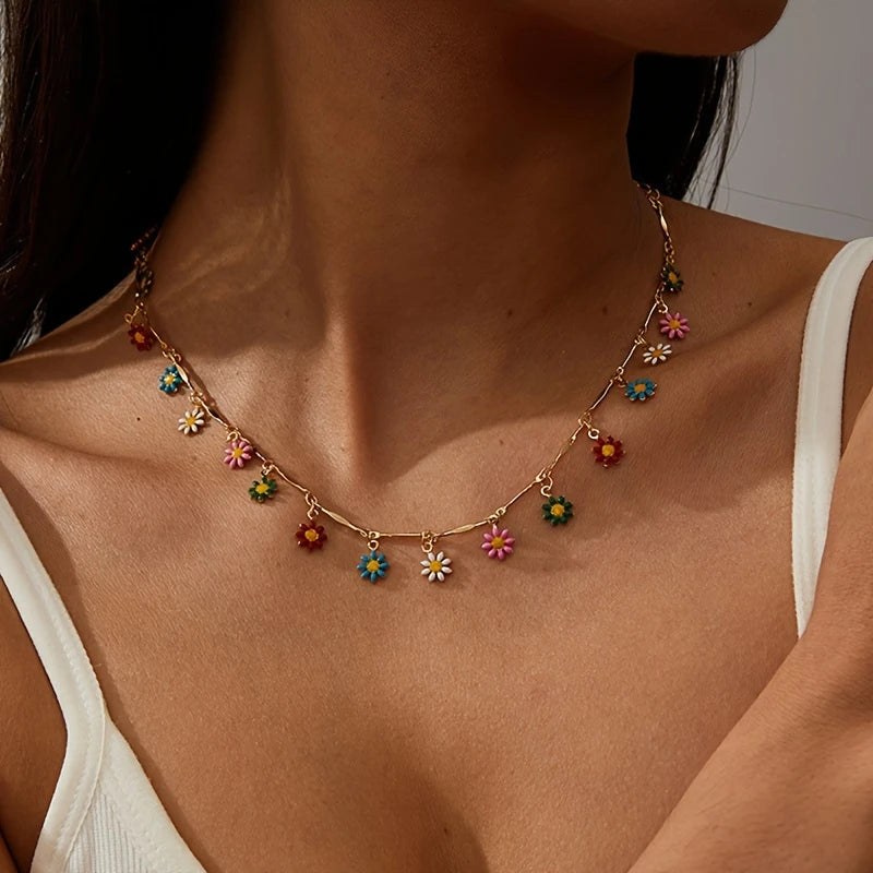 Beach Vacation Pendant Necklace Featuring a Colorful Oil Drop Flower Design