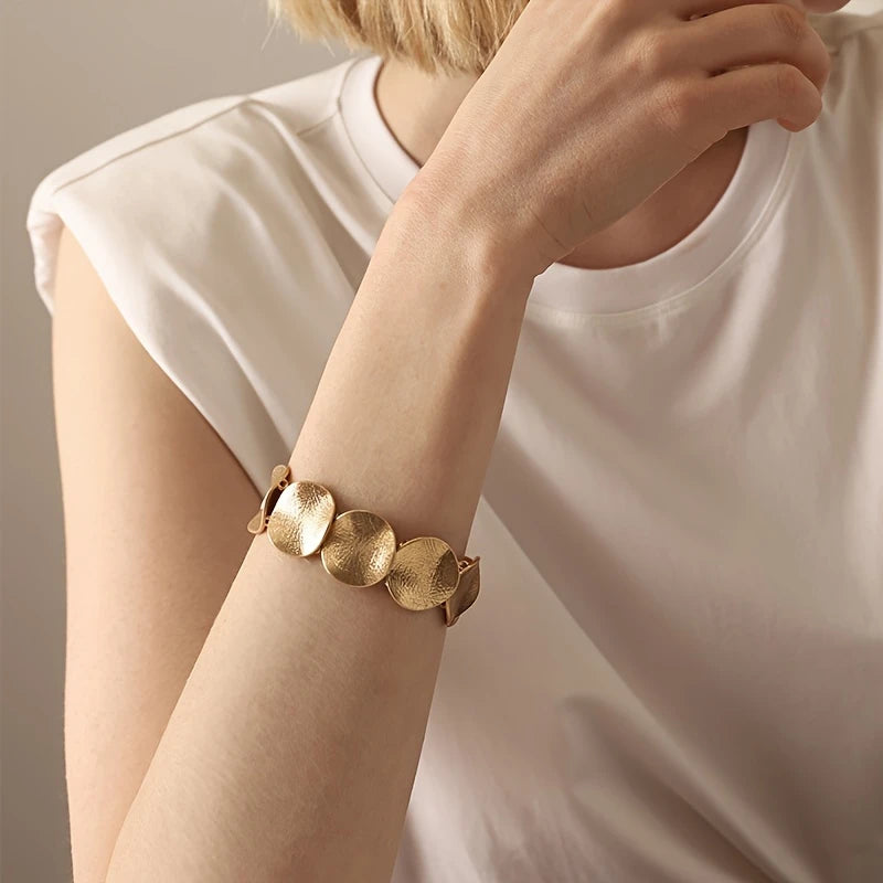 Luxury Urban Fashion Alloy Stretch Bracelet, Textured Round Disc Design