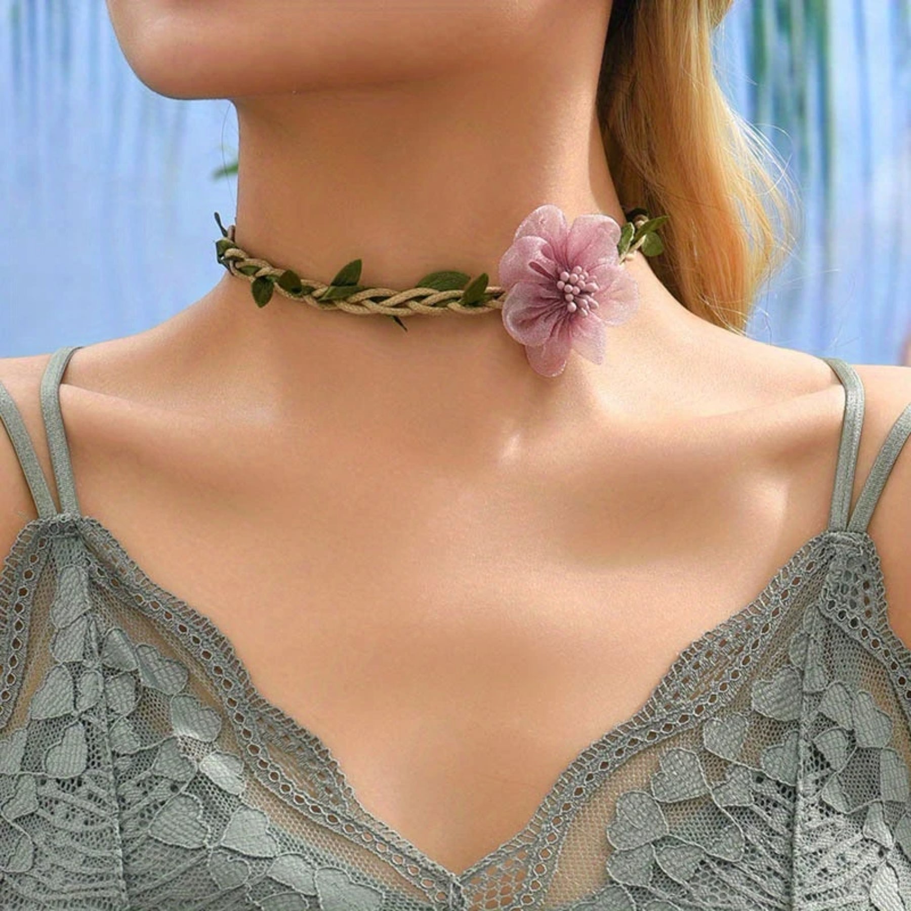 Simplified Leaf Phantom Flower Mesh Necklace