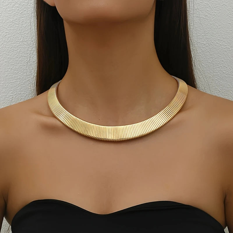 Exaggerated Simple Geometric Collar Necklace for Women