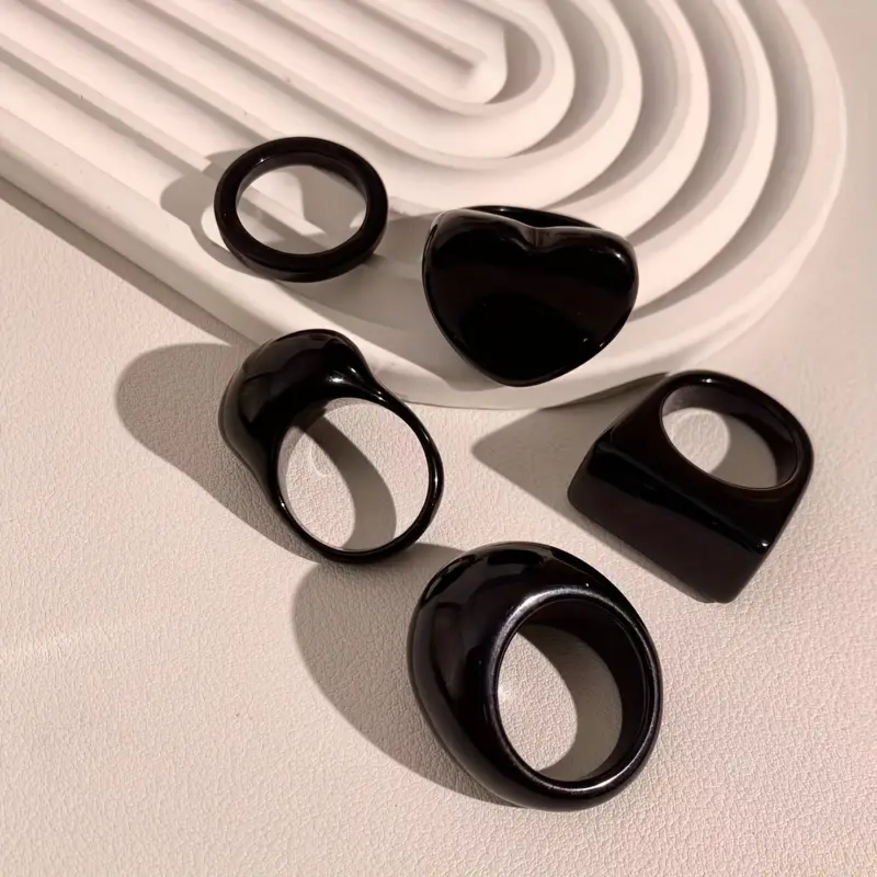 5Pcs Vintage Boho Style Resin Ring Set - Geometric and Heart Shapes(Black)