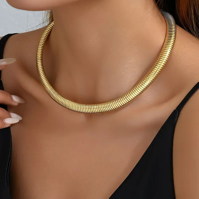 18K Gold Plated Metal Necklace with Bold Ribbed Design