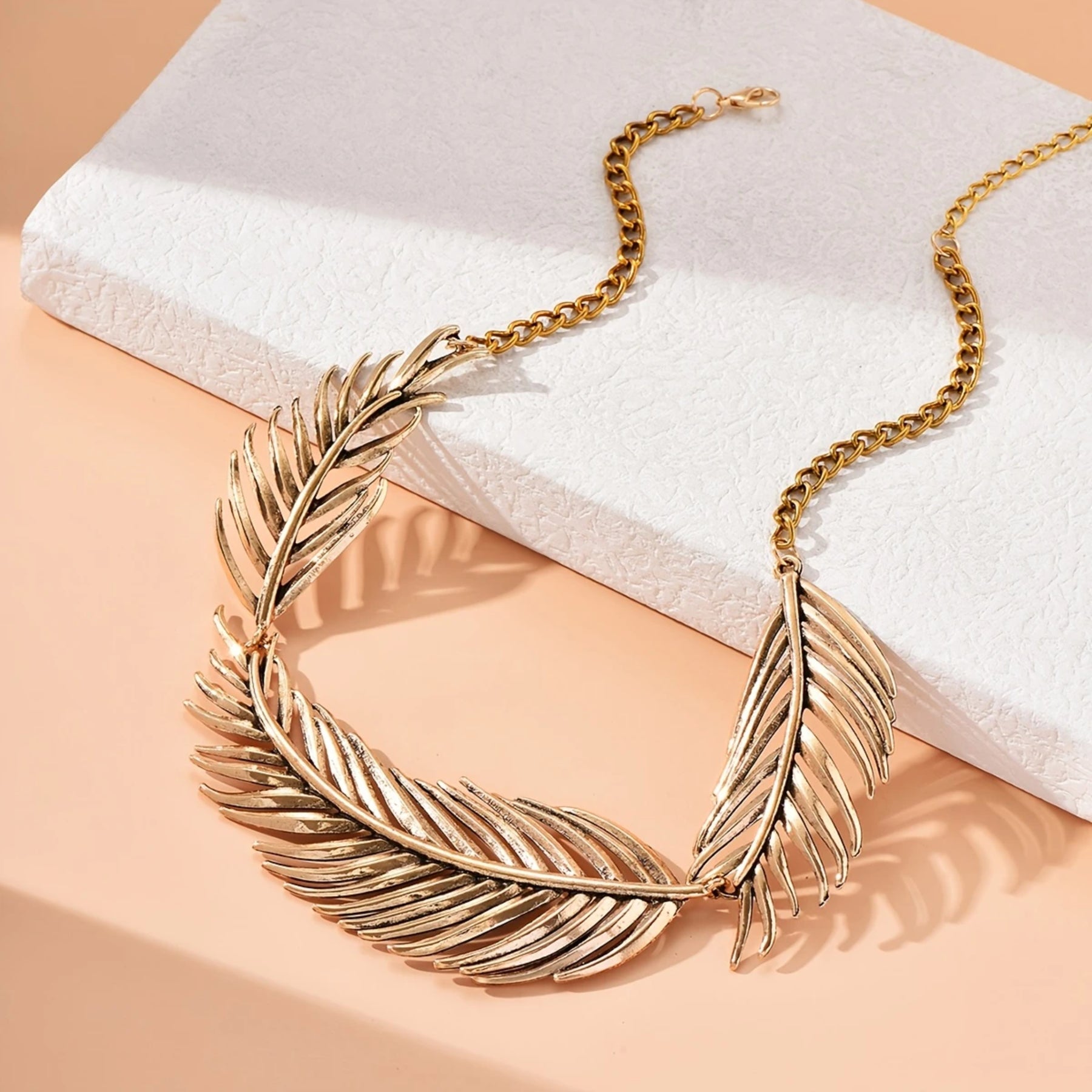 Vintage-Inspired Zinc Alloy Leaf Pendant Necklace - Hip Hop Punk Style