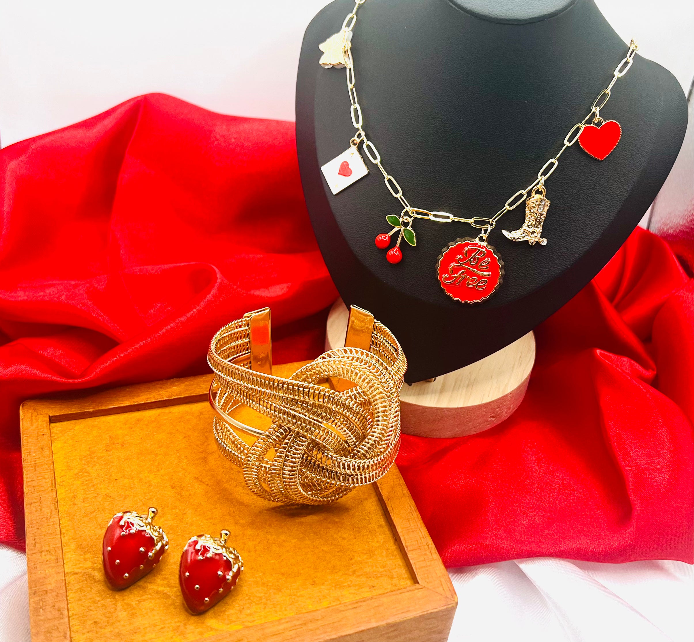 ❤️ Chic Charm Jewellery Combo Set ❤️